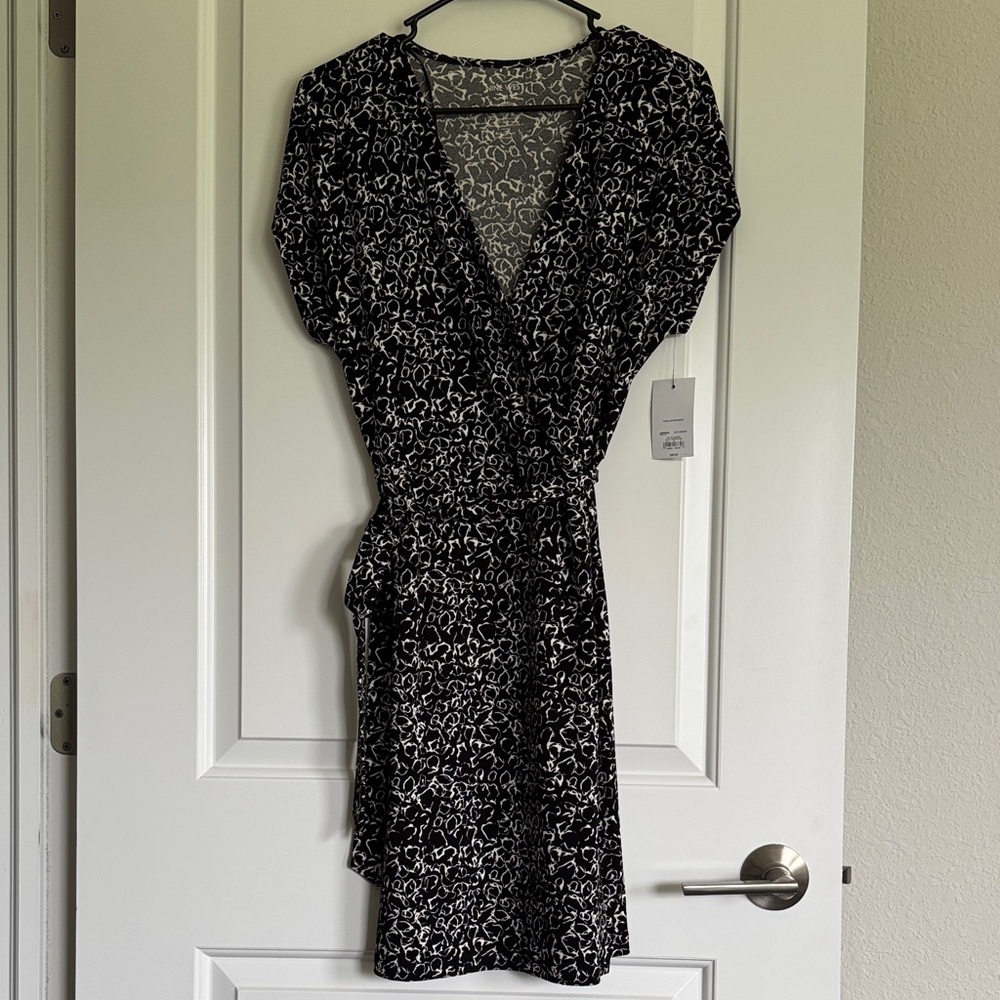 Nine West Black and White Patterned Long Sleeve Dress